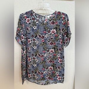DR2 short sleeve, navy and pink floral top